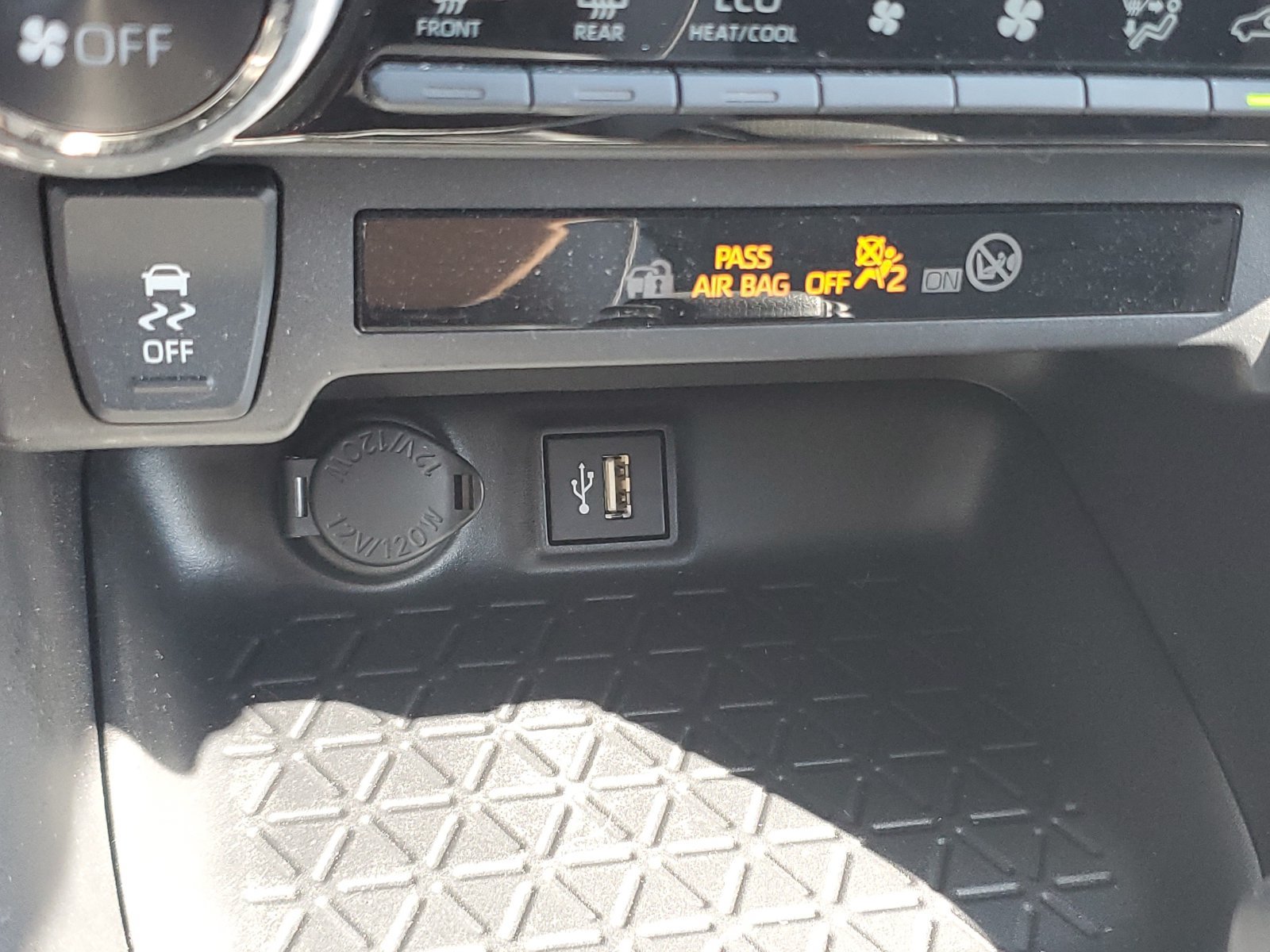 Certified 2025 Toyota RAV4 XLE w/ Convenience Package AWD/4WD image 30