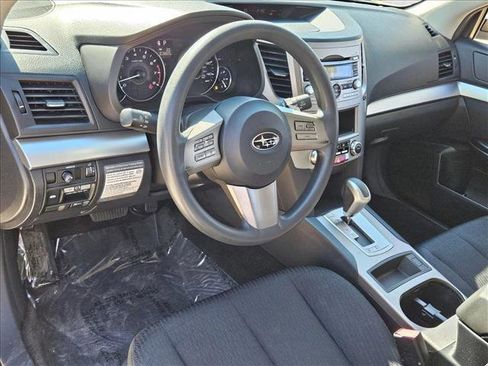 Used 2011 Subaru Outback 2.5i image 9