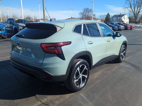 Certified 2024 Chevrolet Trax RS w/ Driver Confidence Package image 10