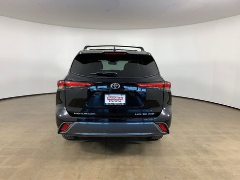 Used 2023 Toyota Highlander Limited image 10