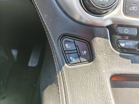 Used 2017 GMC Yukon SLT AWD/4WD image 13
