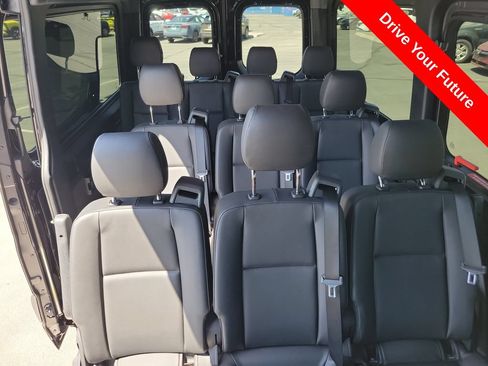 Used 2024 Mercedes-Benz Sprinter 2500 image 27