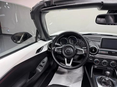 Used 2017 MAZDA MX-5 Miata RF Grand Touring RWD image 17