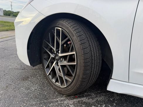 Used 2020 Hyundai Elantra Sport w/ Premium Package 02 FWD image 16