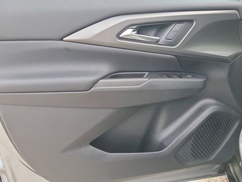 New 2026 Chevrolet Equinox EV LT image 19