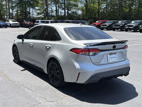 Used 2021 Toyota Corolla SE FWD image 12