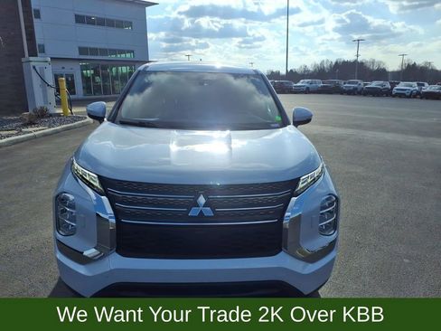 Used 2022 Mitsubishi Outlander ES image 8