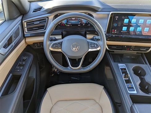 Certified 2025 Volkswagen Atlas Cross Sport SE image 14
