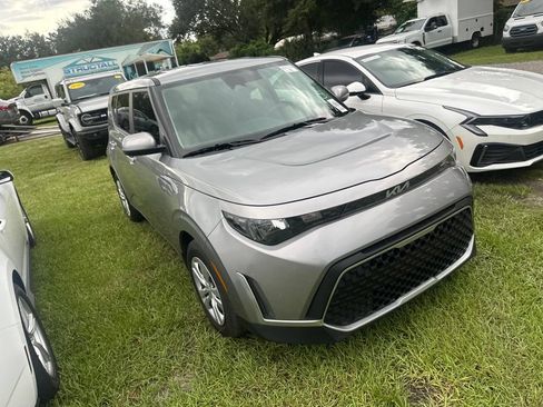 Used 2025 Kia Soul LX FWD image 6