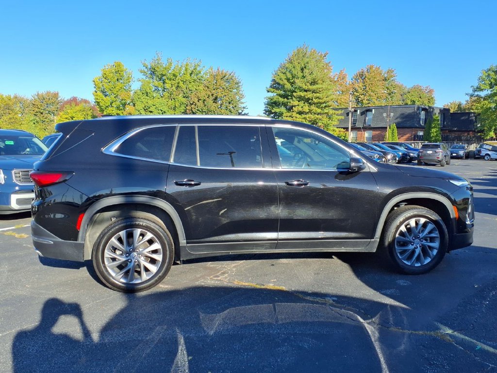 Used 2025 Buick Enclave Preferred FWD image 33