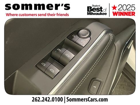 Used 2025 GMC Acadia Elevation image 11