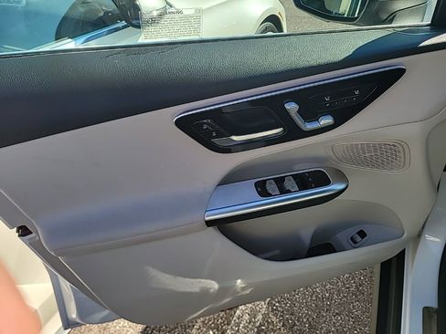 Used 2025 Mercedes-Benz GLC 300 4MATIC image 15