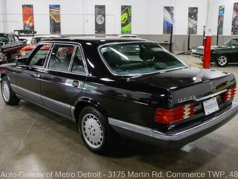 Used 1991 Mercedes-Benz 560 SEL image 4