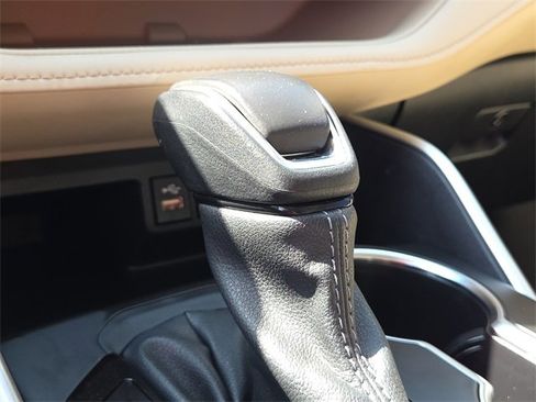 Used 2024 Toyota Highlander XLE image 21