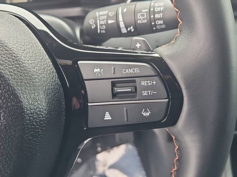 Used 2025 Honda Pilot Sport image 23