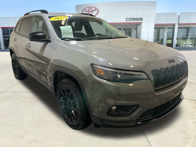 Used 2023 Jeep Cherokee Altitude Lux AWD/4WD image 2