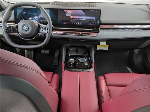 New 2026 BMW i5 eDrive40 image 16