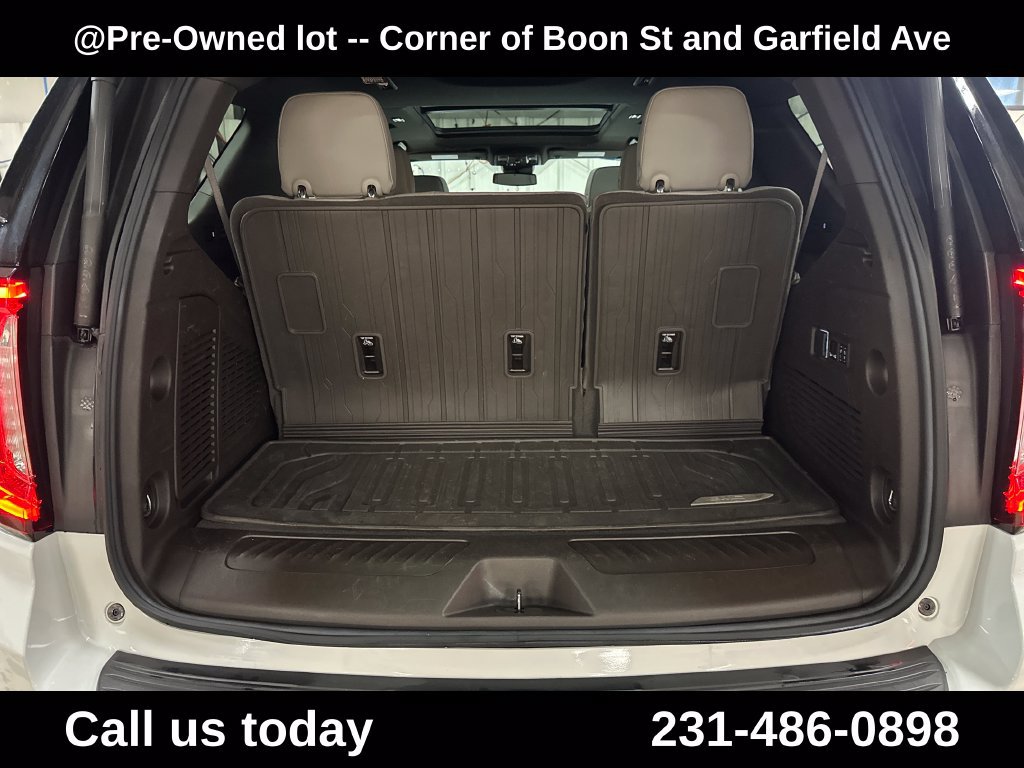 Used 2023 GMC Yukon SLT w/ SLT Premium Package AWD/4WD image 26