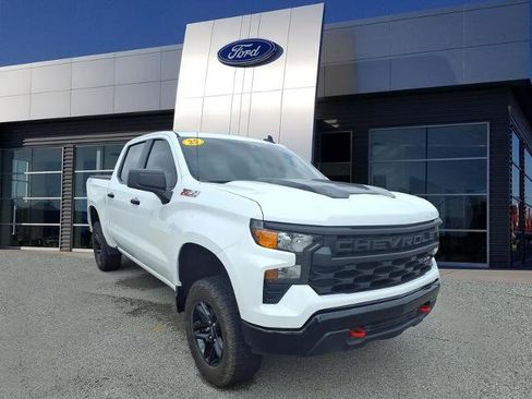 Used 2025 Chevrolet Silverado 1500 Custom Trail Boss AWD/4WD image 1