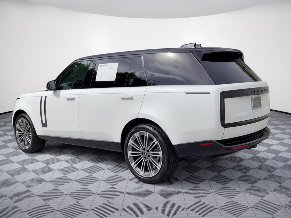 Used 2024 Land Rover Range Rover Long Wheelbase SE AWD/4WD image 3