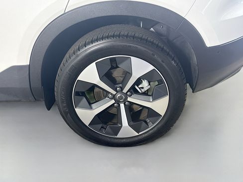 Used 2026 Volvo XC40 B5 Plus AWD/4WD image 37