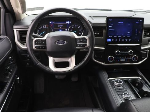 Used 2024 Ford Expedition Max XLT image 13
