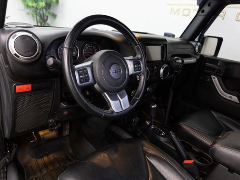 Used 2016 Jeep Wrangler Unlimited Rubicon image 6