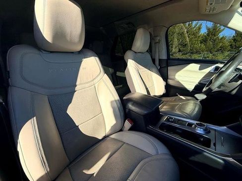 Used 2020 Ford Explorer Platinum w/ Premium Technology Package image 33