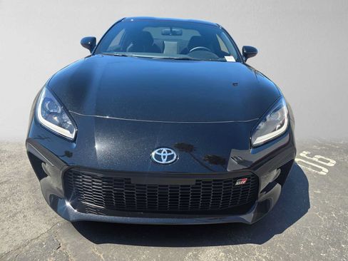 Used 2025 Toyota GR86 Premium w/ ALL Weather Mat Package (TMS) RWD image 8
