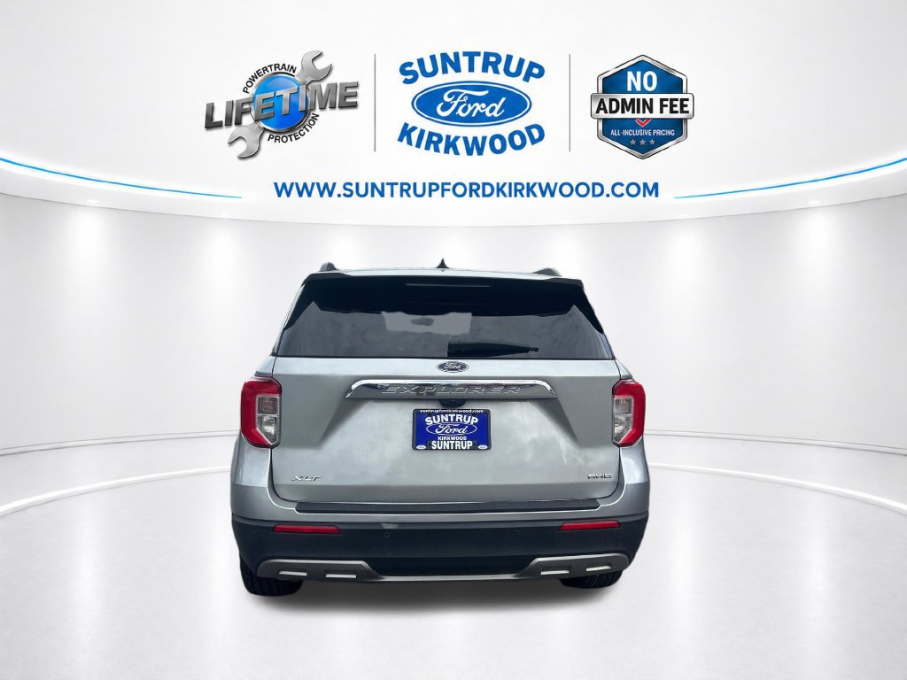 Used 2023 Ford Explorer XLT w/ Equipment Group 202A AWD/4WD image 4