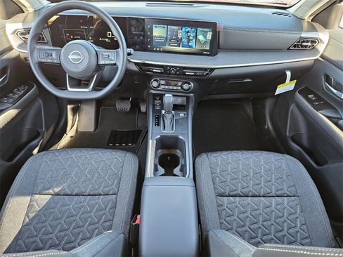 New 2026 Nissan Kicks SV image 7