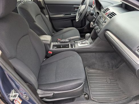 Used 2013 Subaru Impreza 2.0i Premium w/ All-Weather Pkg AWD/4WD image 9