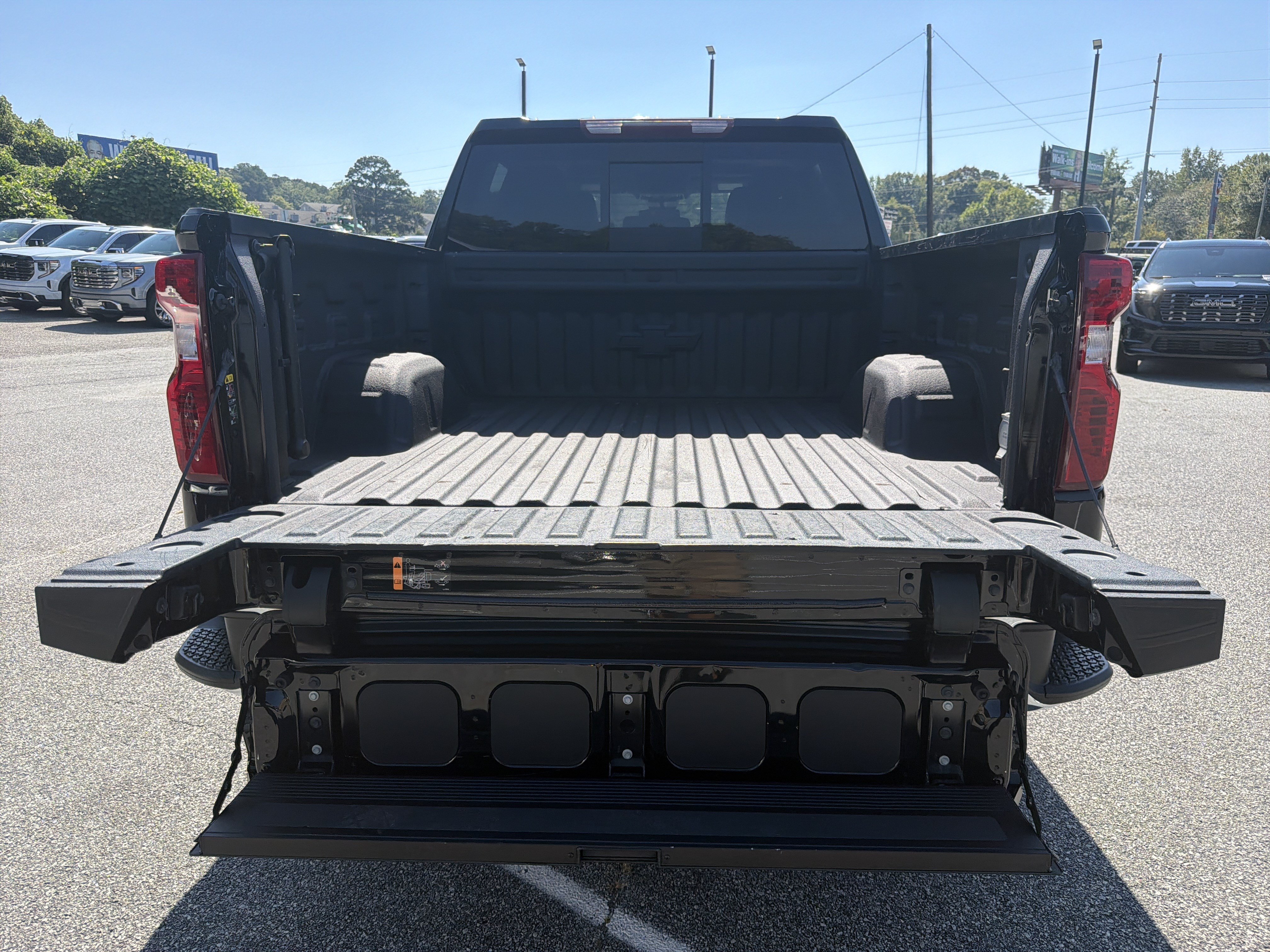 Certified 2022 Chevrolet Silverado 1500 LT AWD/4WD image 19