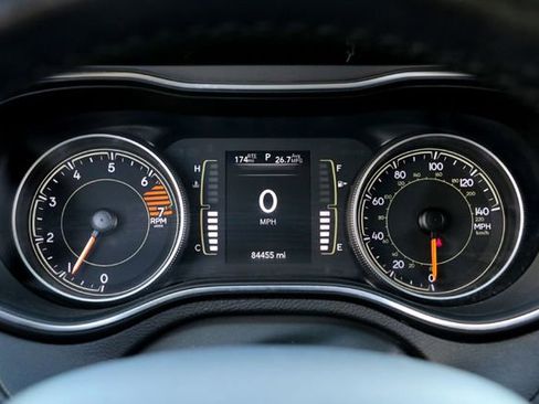 Used 2021 Jeep Cherokee Latitude Plus image 15