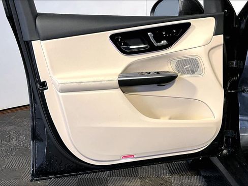 New 2026 Mercedes-Benz GLC 300 4MATIC image 11