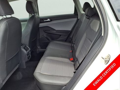 Used 2023 Volkswagen Taos SE AWD/4WD image 14