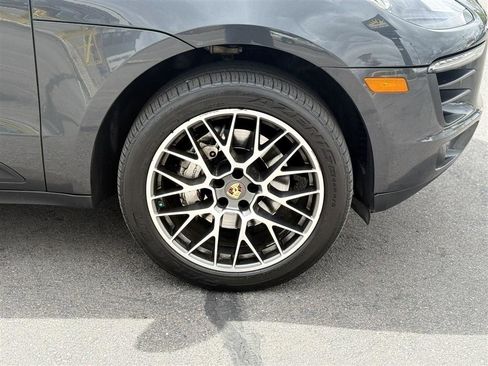 Used 2018 Porsche Macan S image 9