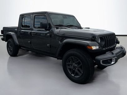 Used 2024 Jeep Gladiator Sport