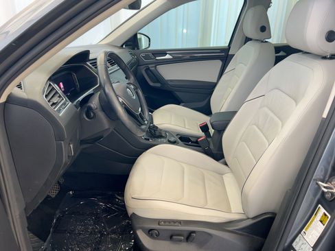 Used 2019 Volkswagen Tiguan SEL Premium image 5