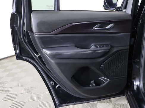 Used 2023 Jeep Grand Cherokee Altitude image 24