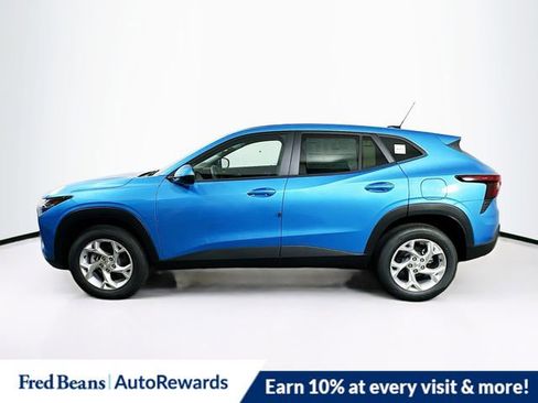 New 2026 Chevrolet Trax LS w/ LS Convenience Package image 3