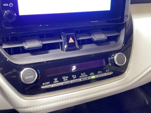 Certified 2023 Toyota Corolla SE image 24