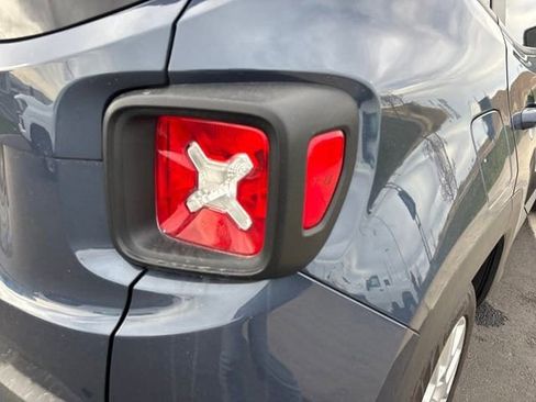 Used 2023 Jeep Renegade Latitude image 29