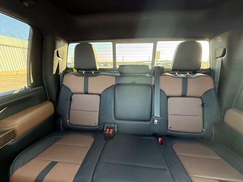 Used 2021 Chevrolet Silverado 2500 High Country w/ Safety Package II image 13