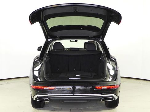 Used 2023 Audi Q5 2.0T Premium w/ Convenience Package image 10