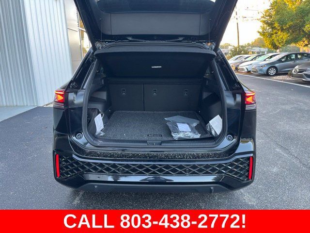 Used 2026 Volkswagen Tiguan SEL R-Line AWD/4WD image 32