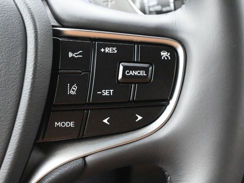 Used 2024 Lexus ES 350 w/ Premium Package image 8