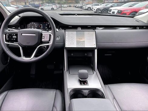 Used 2025 Land Rover Discovery Sport S image 18