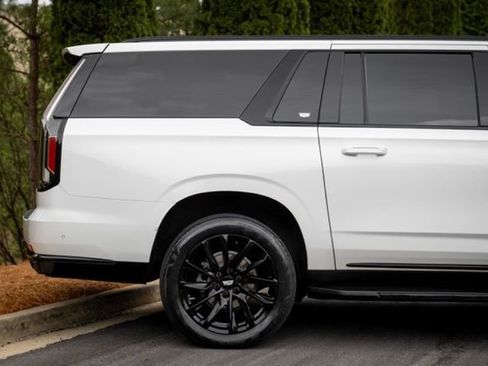 Used 2022 Cadillac Escalade ESV Sport w/ Touring Package AWD/4WD image 13