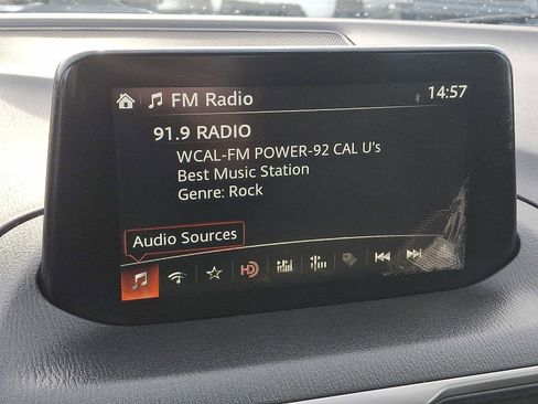 Used 2017 MAZDA MAZDA3 Sport image 17